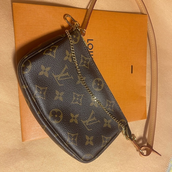 Louis Vuitton Pochette - Picture 3 of 4